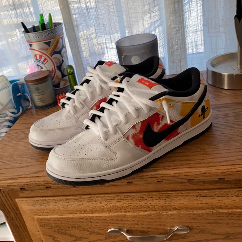 Nike ray gun dunks